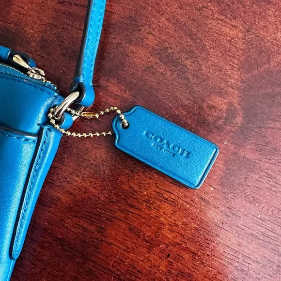 Teal Coach East West Maddison Crossbody Bag EUC - Picture 5 of 10